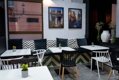 Restaurantes GrupoVirrey sillas y mesas